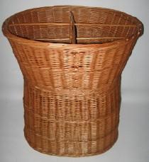 Kosz owalny do marketu z przegrodami. d�.szer.wys. g�ra 75x65, �rodek 55x45, d� 65x55, wys. 50/80