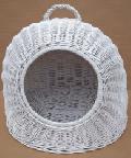 Buda dla psa lub kota pomalowana na biało. 40x33, wys. 33 średnica otworu 20 cm